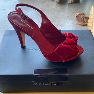 Banana Republic Bella Bow Peep